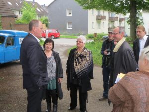 Steinbrück trifft Künstler in der Dorfschule Millrath
