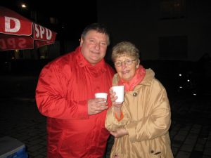 Ein-Glühwein-zum-Abschluss-eines-gelungenen-Abends