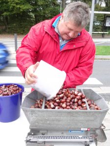 Peter Urban im Wiegeeinsatz