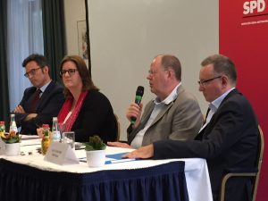 Diskutieren zu TTIP: Kerstin Griese, Peer Steinbrück, Werner Kindsmüller Kai Mornhinweg