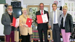 Drei mal 40 Jahre: Hans Hartmann, Rita Bechem, Detlef Ehlert, hier mit Klaus Bauer und Sabine Lahnstein