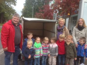 Strahlende Gesichter bei den Siegern des Wettbewerbs in der Sandheide: Falkenzwerge gewinnen bei Peter Urban