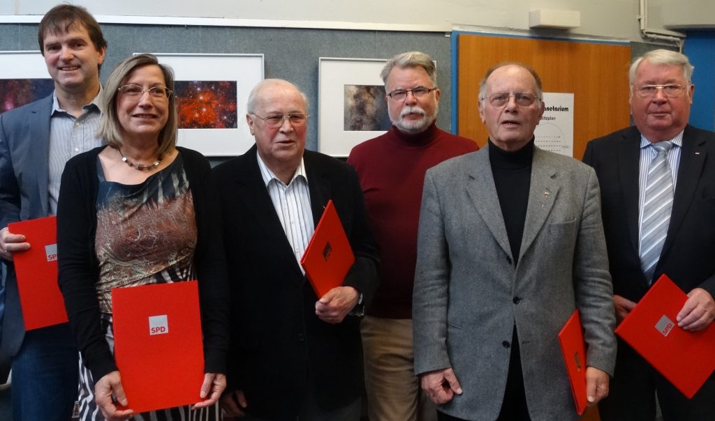 Die Jubilare: Matthias Möller (25 Jahre Mitgliedschaft), Gabriele Kuert-Klein (40), Kurt Mähler (50), Wolfgang Teiwes (40), Manfred Frinke (50), Dieter Becker (40) [v.l.n.r.]